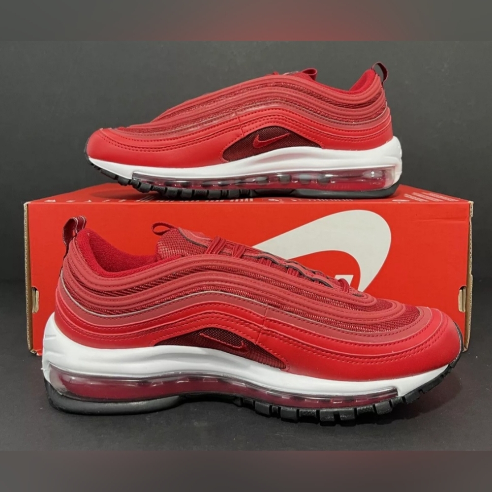 NIKE AIR MAX 97 ULTRA WOMEN'S SZ6.5 LIKE NEW WORE 3 TIMES NO BOX DUE IT'S DAMAGE
